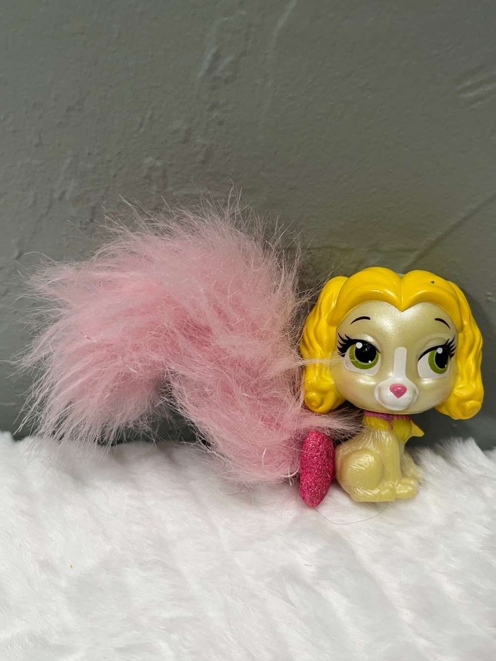 Disney Palace Pets Teacup Princess Belle's Puppy 2" Figure Pink Furry Tail Toy - Picture 5 of 8